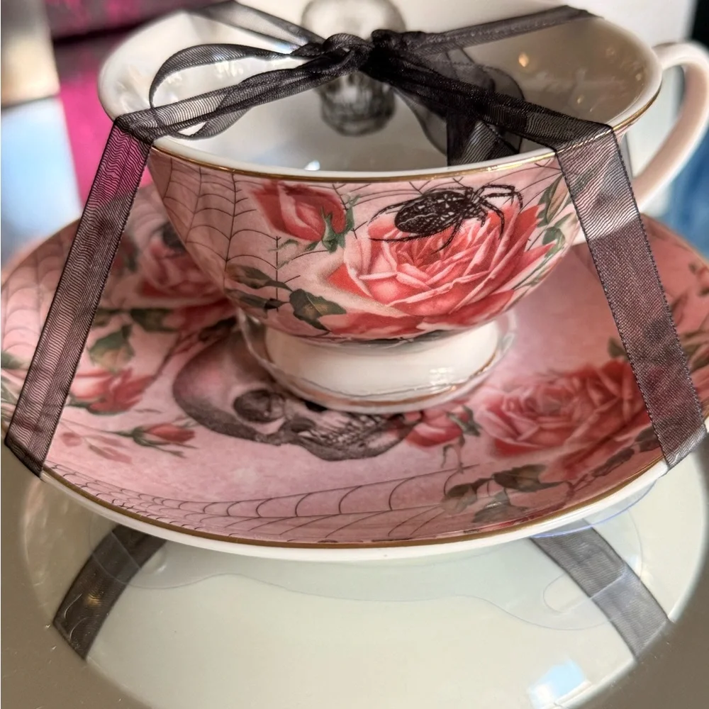 Park Château Gothic Teacup & Saucer – Pink Roses, Skull & Spider Web – Rare - Picture 9 of 9
